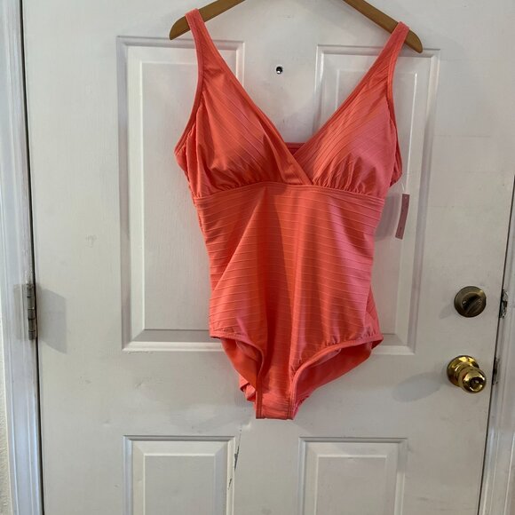 Lands End Woman's Plus-Size Coral Pink Summer V-Neck One-Piece Swimsuit Sz 18 - Picture 4 of 12